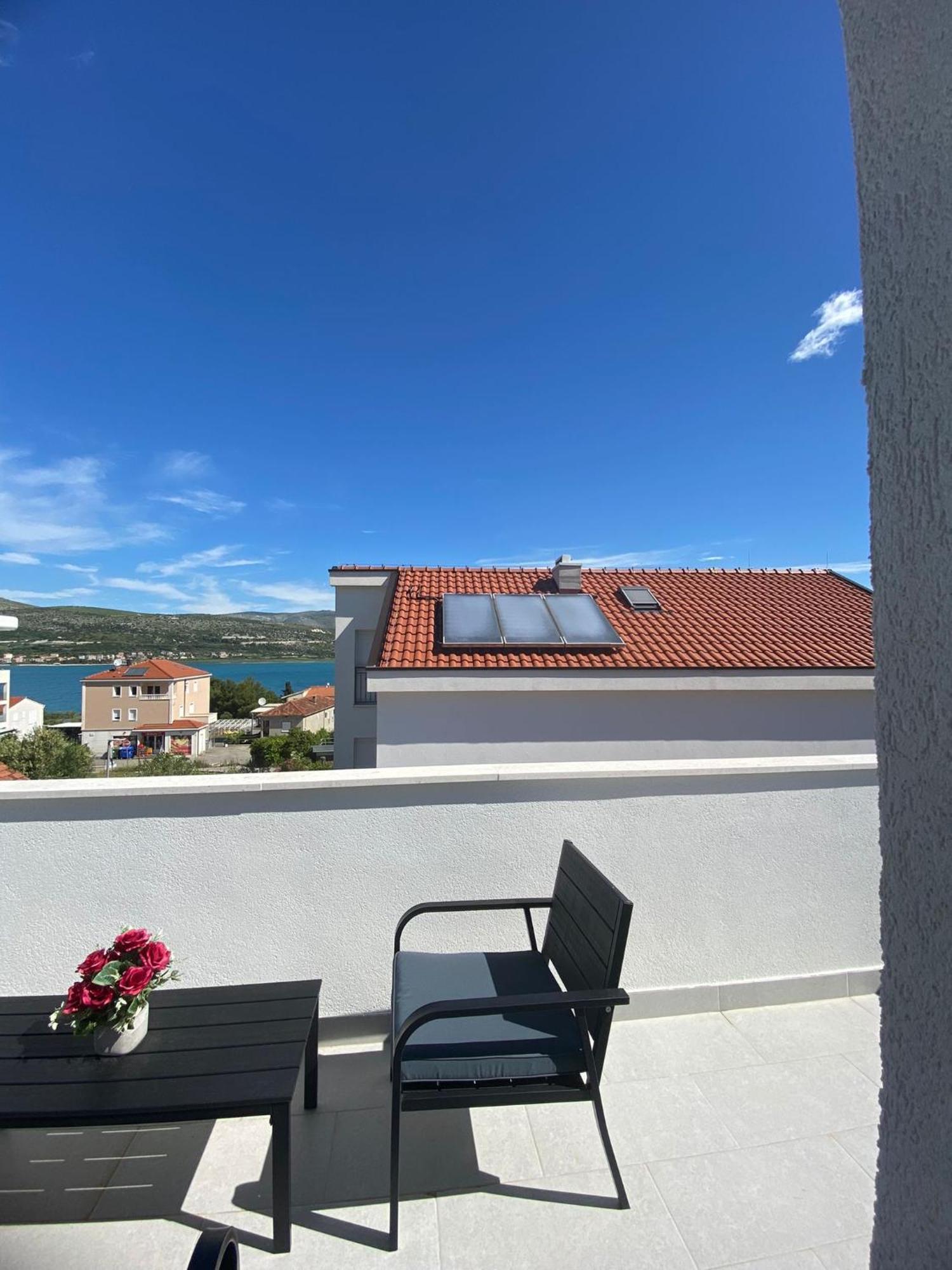 Apartments Paola Trogir Eksteriør bilde